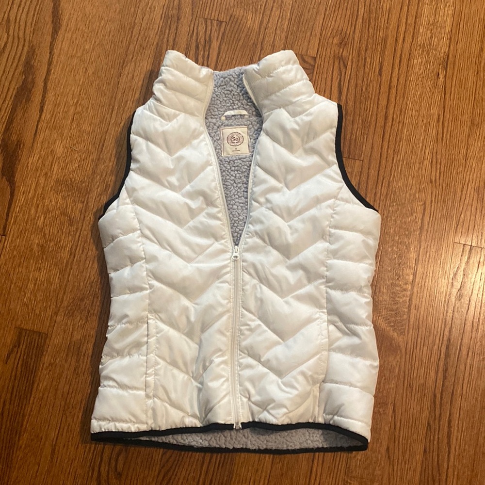 White vest size medium
